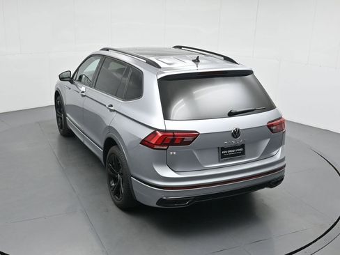 Used 2024 Volkswagen Tiguan SE R-Line image 43