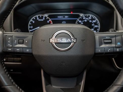 Used 2025 Nissan Rogue SV AWD/4WD image 13