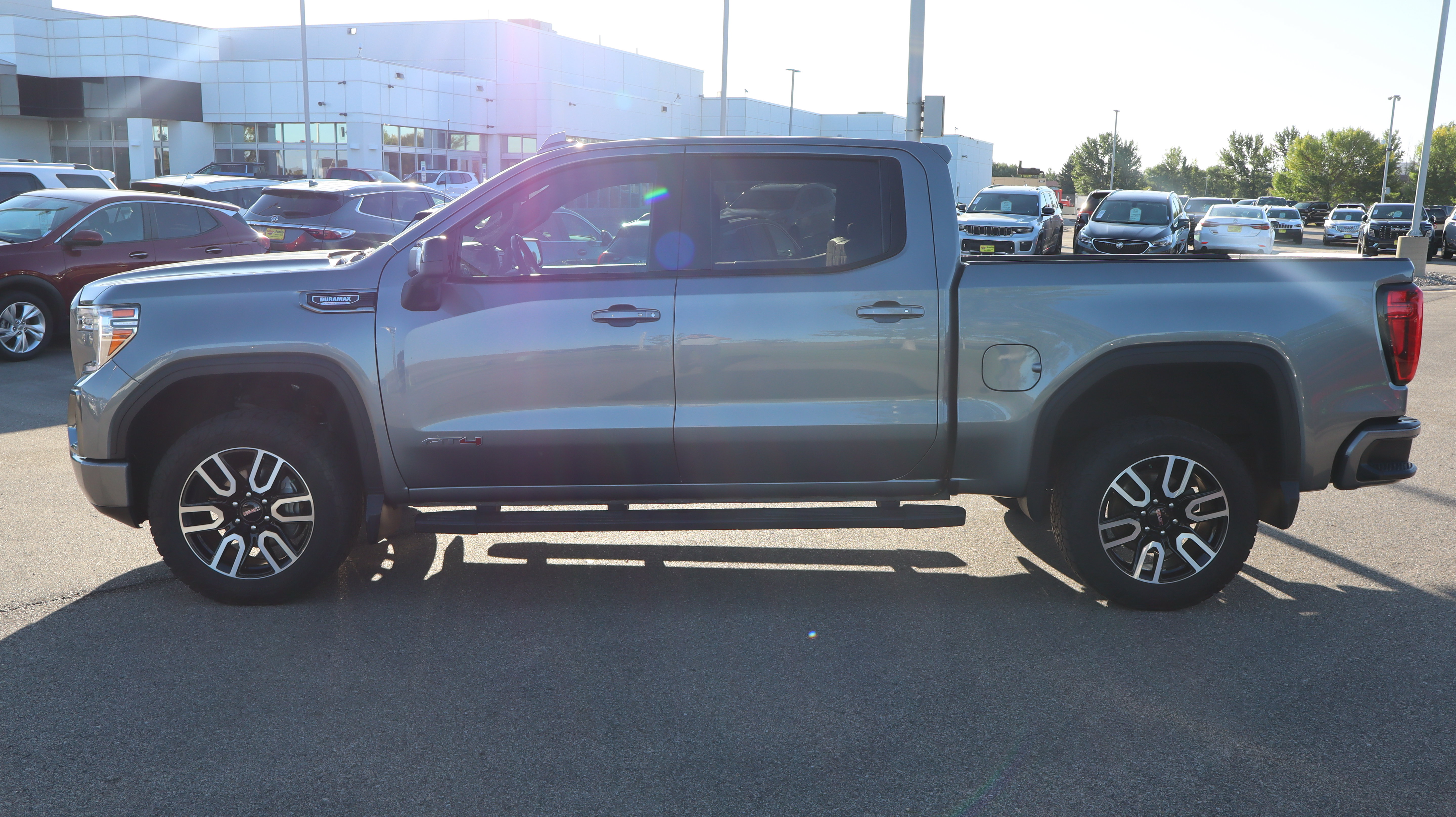 Used 2021 GMC Sierra 1500 AT4 w/ AT4 Preferred Package AWD/4WD image 4