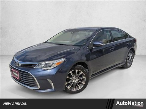 Used 2017 Toyota Avalon XLE image 1