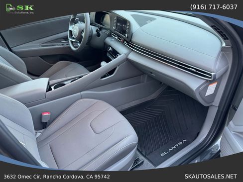 Used 2025 Hyundai Elantra Hybrid FWD image 20