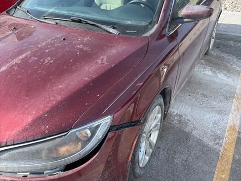 Used 2015 Chrysler 200 Limited w/ Convenience Group image 3