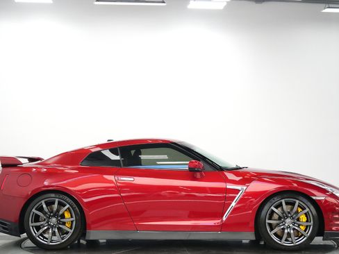Used 2015 Nissan GT-R Premium AWD/4WD image 51