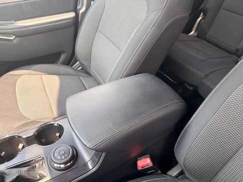 Used 2019 Ford Explorer XLT AWD/4WD image 32