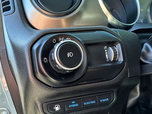 Used 2023 Jeep Wrangler Unlimited AWD/4WD image 17