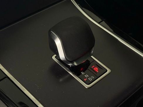 New 2026 Land Rover Range Rover Velar Dynamic SE image 25