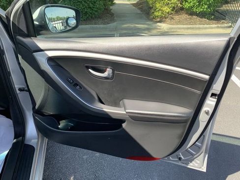 Used 2013 Hyundai Elantra GT w/ Style Pkg FWD image 13
