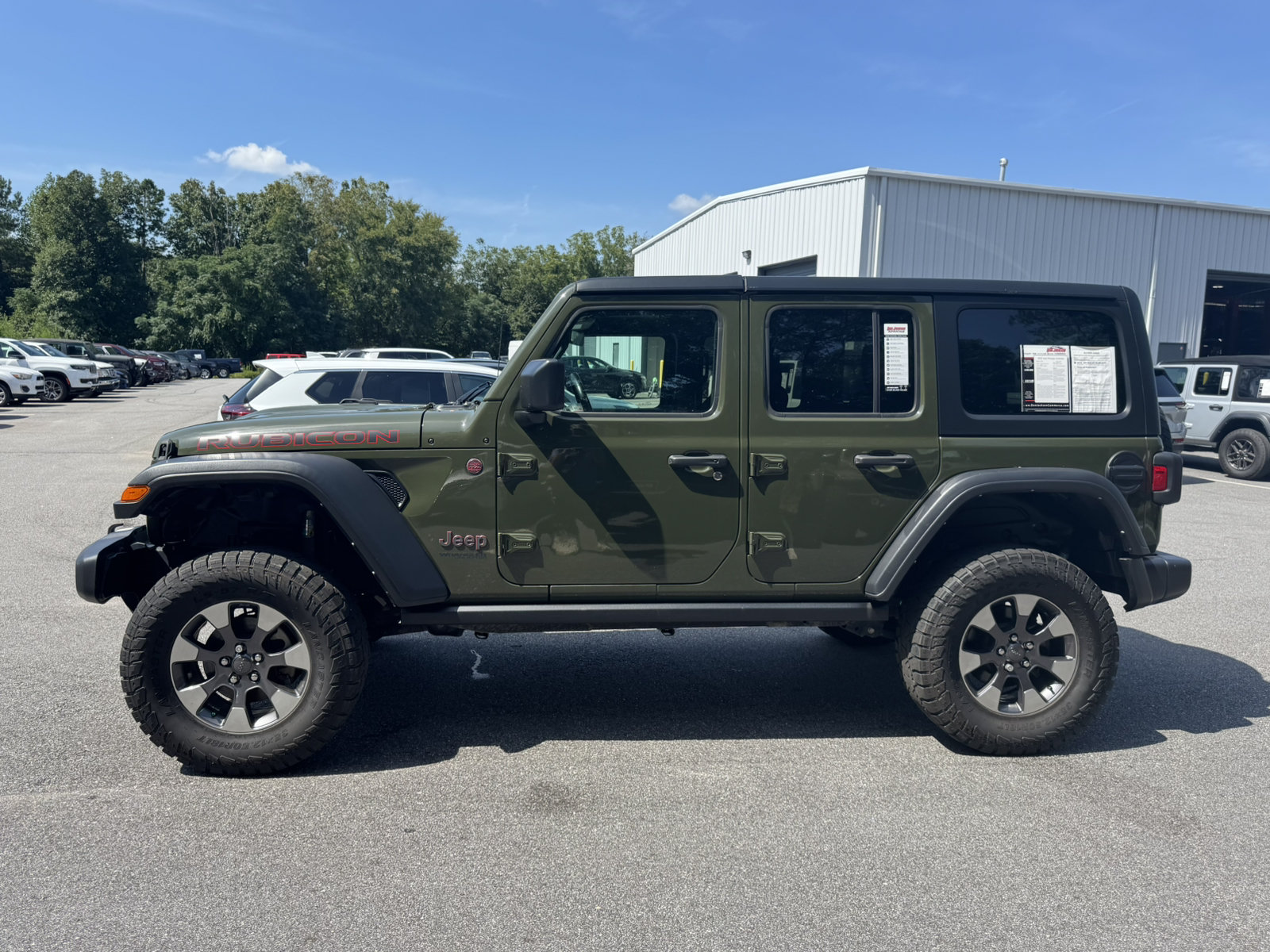 Used 2022 Jeep Wrangler Unlimited Rubicon AWD/4WD image 8