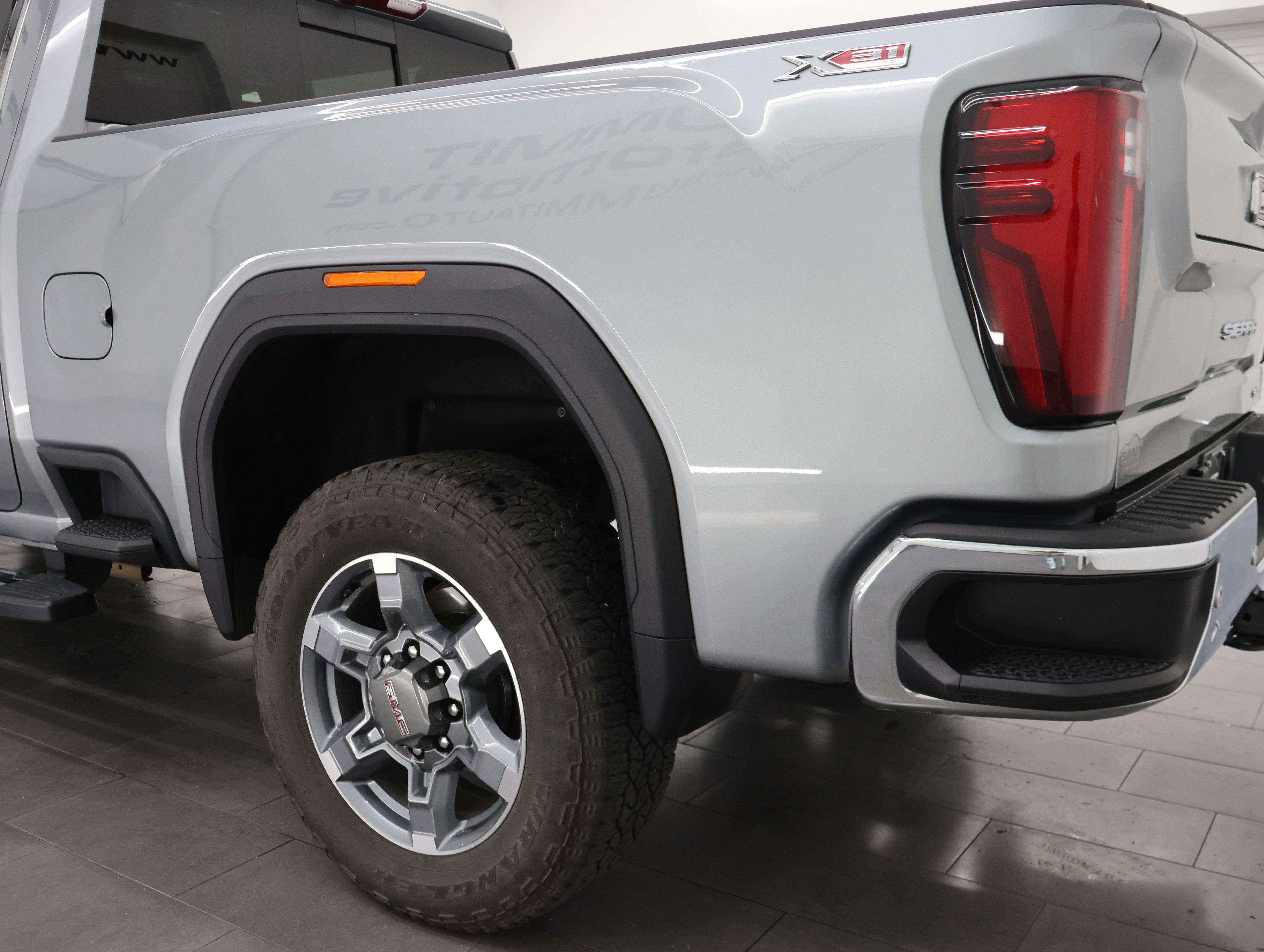Used 2025 GMC Sierra 2500 SLT w/ SLT Premium Package AWD/4WD image 35