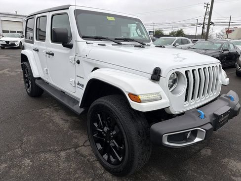 Used 2023 Jeep Wrangler Unlimited Sahara w/ Cold Weather Group AWD/4WD image 8