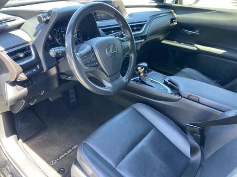 Used 2019 Lexus UX 200 w/ Premium Package FWD image 6