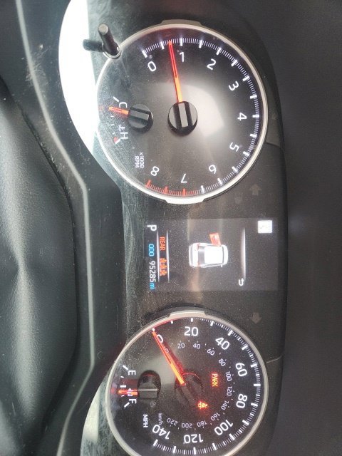 Used 2021 Toyota RAV4 LE AWD/4WD image 19