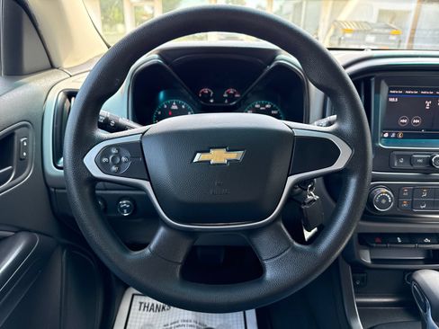 Used 2022 Chevrolet Colorado W/T w/ WT Convenience Package AWD/4WD image 14