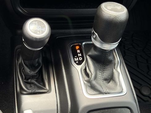 Used 2022 Jeep Wrangler Unlimited Sport w/ Sun And Sound Package AWD/4WD image 33