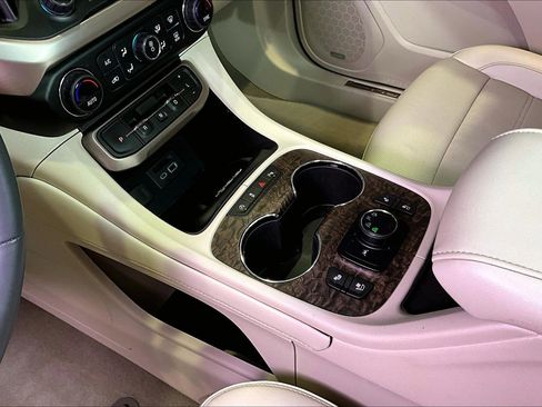 Used 2023 GMC Acadia Denali AWD/4WD image 18