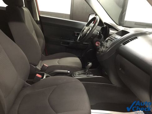 Used 2013 Kia Soul FWD image 32