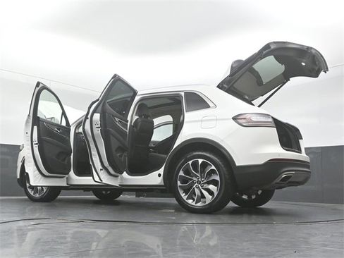 Certified 2023 Lincoln Nautilus Reserve w/ Luxury Package image 57