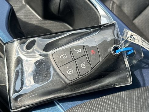 Used 2025 Chevrolet Equinox EV LT w/ Convenience Package FWD image 34