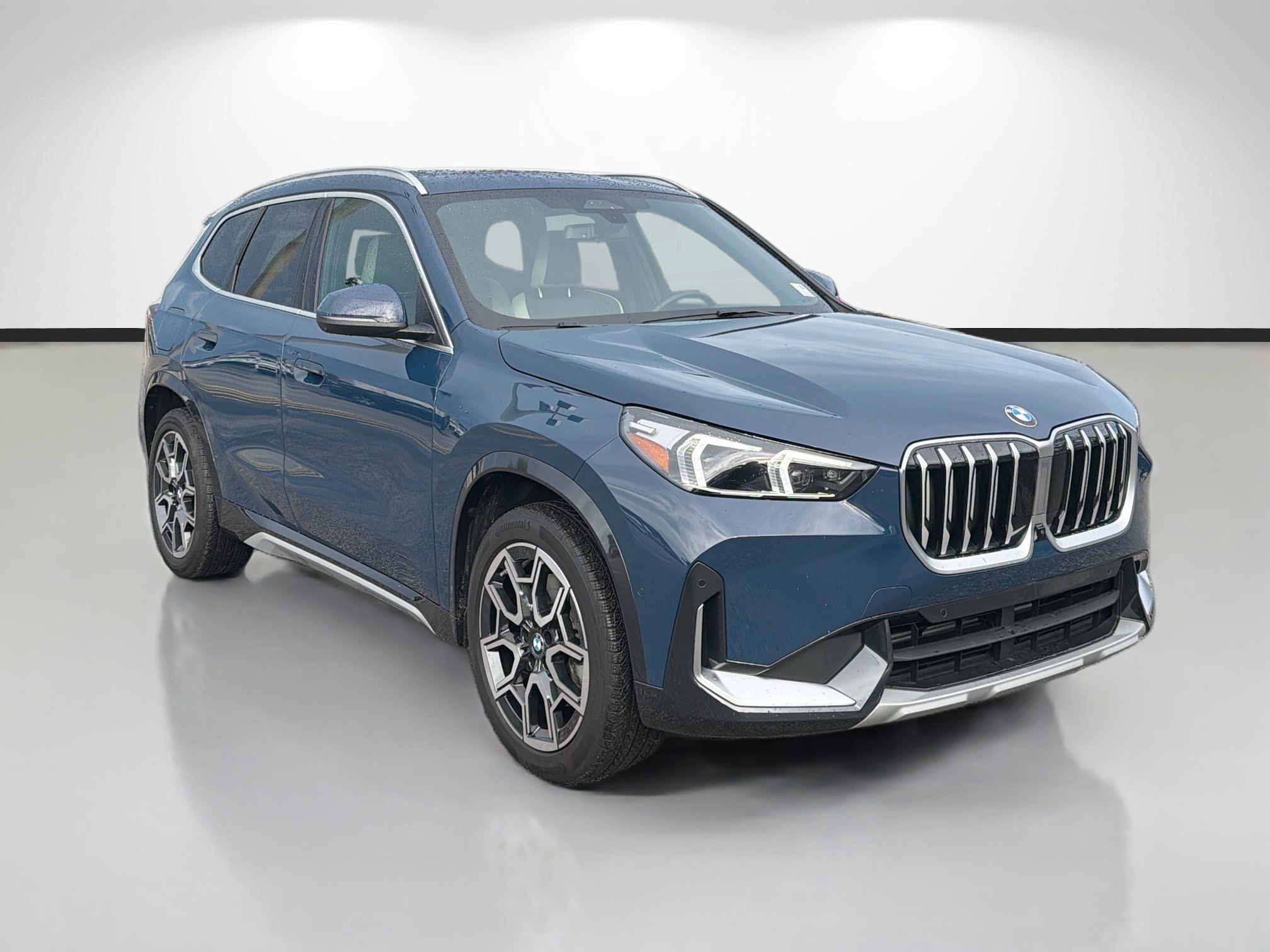 Used 2026 BMW X1 xDrive28i AWD/4WD image 1