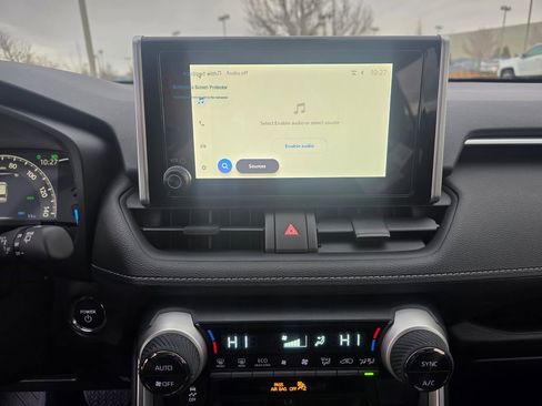 Used 2025 Toyota RAV4 XLE image 18