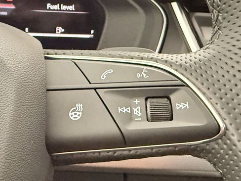 Certified 2025 Audi Q5 2.0T Premium Plus w/ Premium Plus Package AWD/4WD image 21