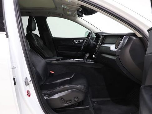 Used 2018 Volvo XC60 T5 Momentum w/ Vision Package AWD/4WD image 39
