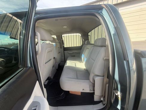 Used 2011 Chevrolet Silverado 2500 LT w/ Interior Plus Package image 11