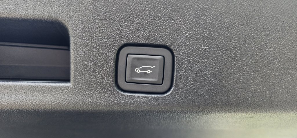 Used 2026 GMC Acadia Elevation w/ Elevation Premium Package FWD image 23