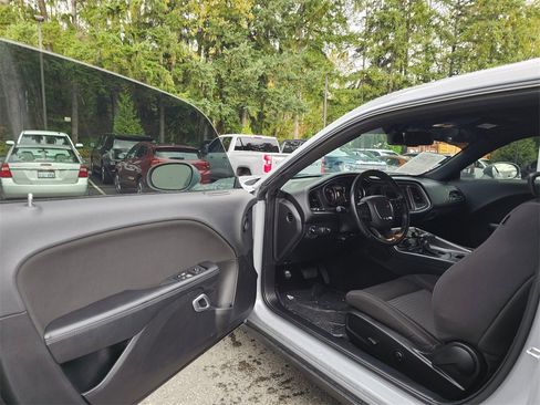 Used 2021 Dodge Challenger SXT image 15