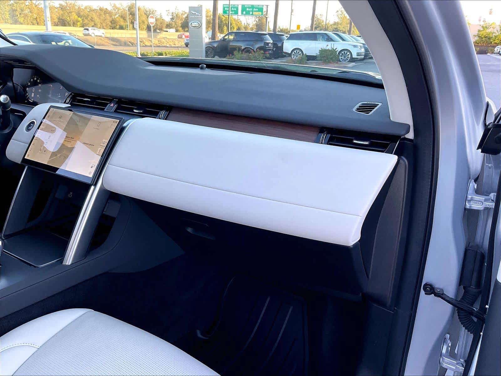 Used 2025 Land Rover Discovery Sport S AWD/4WD image 20
