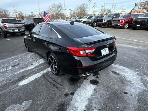 Used 2018 Honda Accord Sport image 5