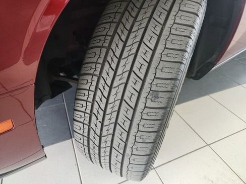 Used 2019 Dodge Challenger SXT RWD image 9