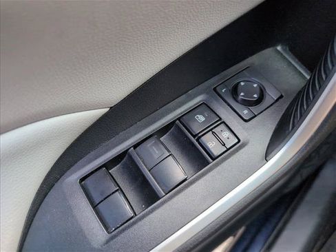 Used 2021 Toyota RAV4 XLE AWD/4WD image 20