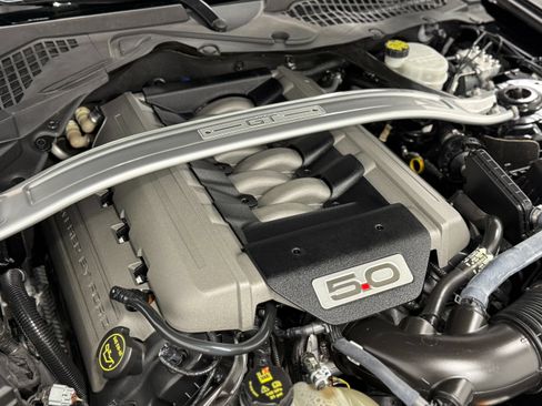 Used 2017 Ford Mustang GT Premium w/ Equipment Group 401A RWD image 37