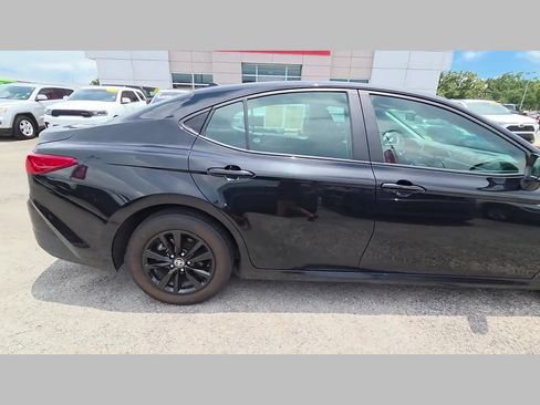 Used 2025 Toyota Camry LE FWD image 37