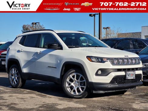 Used 2022 Jeep Compass Latitude AWD/4WD image 1