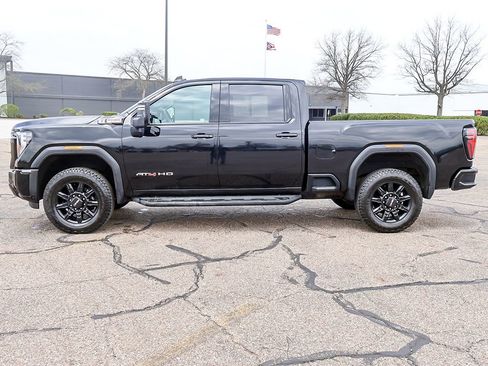 Used 2024 GMC Sierra 2500 AT4 w/ AT4 Preferred Package AWD/4WD image 20