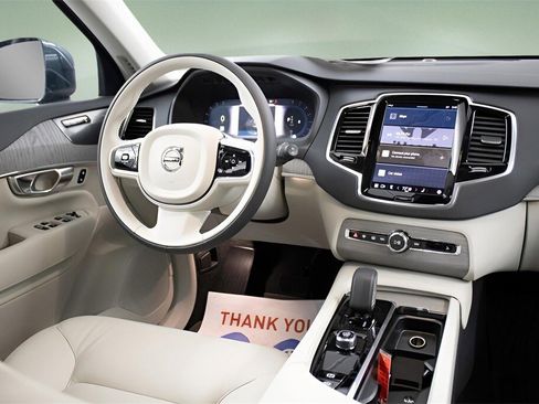 New 2025 Volvo XC90 B6 Plus w/ Protection Package Premier image 24