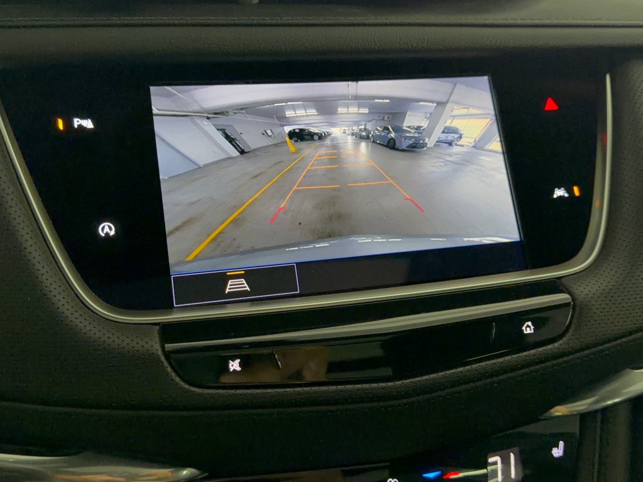 Used 2024 Cadillac XT6 Luxury FWD image 24