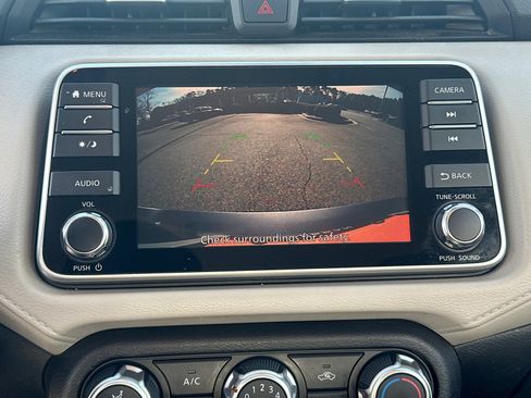 Used 2021 Nissan Versa SV image 27