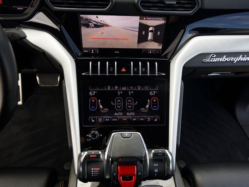 Used 2020 Lamborghini Urus AWD/4WD image 14
