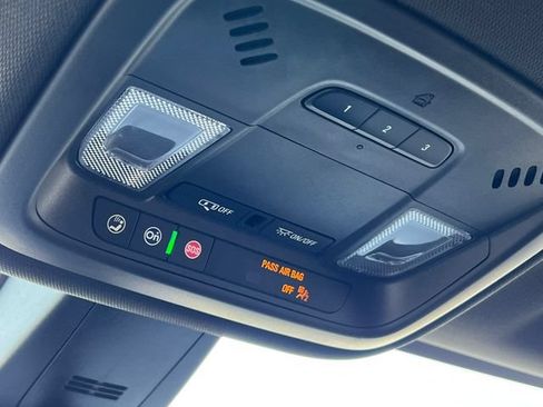 Used 2023 Chevrolet Traverse LT w/ Rear Camera Mirror Package AWD/4WD image 34