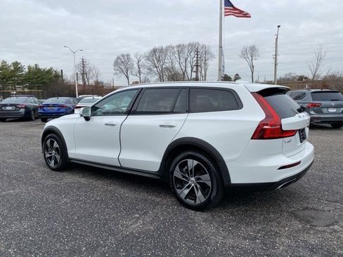 Used 2021 Volvo V60 T5 Cross Country w/ Climate Package image 6
