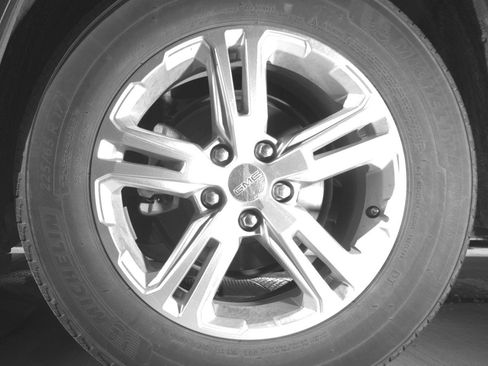 Used 2024 GMC Terrain SLE image 14