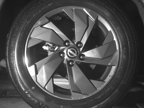 Used 2025 Nissan Rogue SV image 15