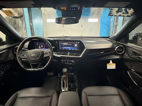 Certified 2024 Chevrolet Trax RS w/ Driver Confidence Package image 24