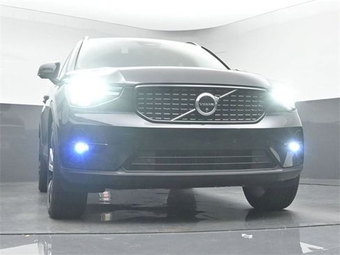 Used 2024 Volvo XC40 B5 Plus w/ Climate Package image 39