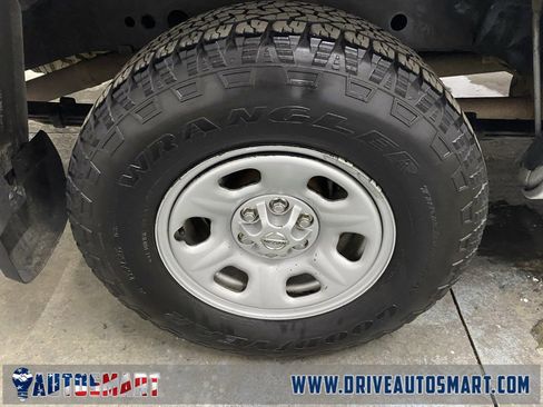 Used 2018 Nissan Frontier S image 21