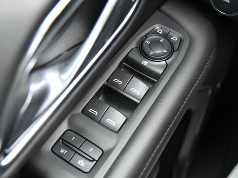 Used 2024 Chevrolet Tahoe LT AWD/4WD image 35