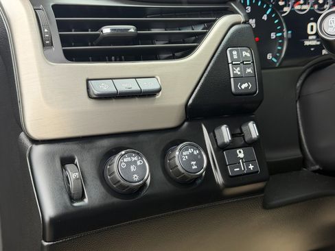 Used 2019 GMC Yukon Denali w/ Denali Ultimate Package image 25